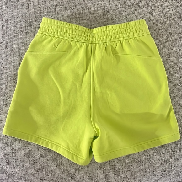 Lululemon Women Sz 4 Loungeful High-Rise Fleece Short 4" Electric Lemon - Picture 8 of 12